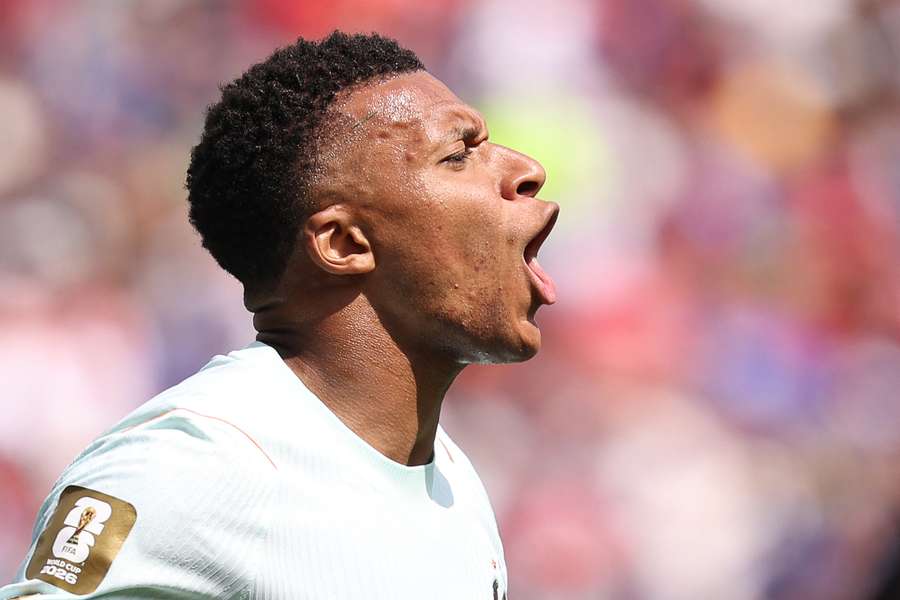 Mbappe em ação contra a Noruega 