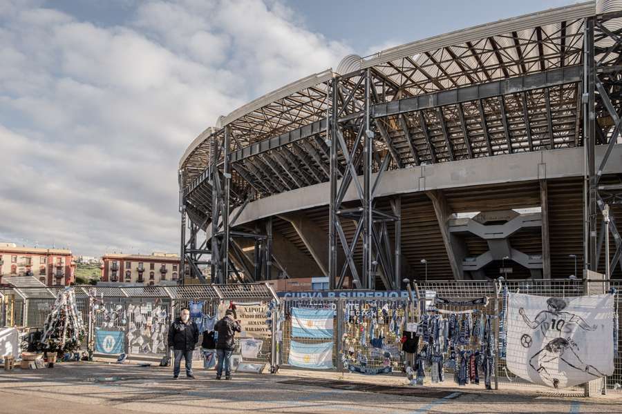 O estádio Diego Armando Maradona, em Nápoles