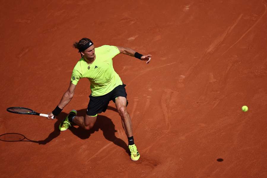 Alexander Zverev steht zum achten Mal in Folge im Achtelfinale von Roland Garros.