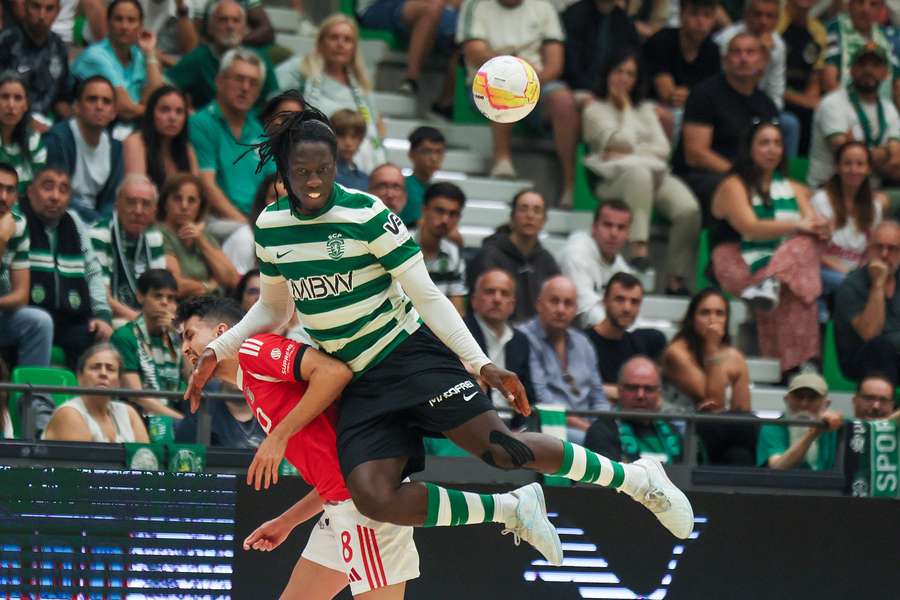 Sporting venceu o jogo quatro da final e adiou a decisão do título no campeonato nacional de futsal