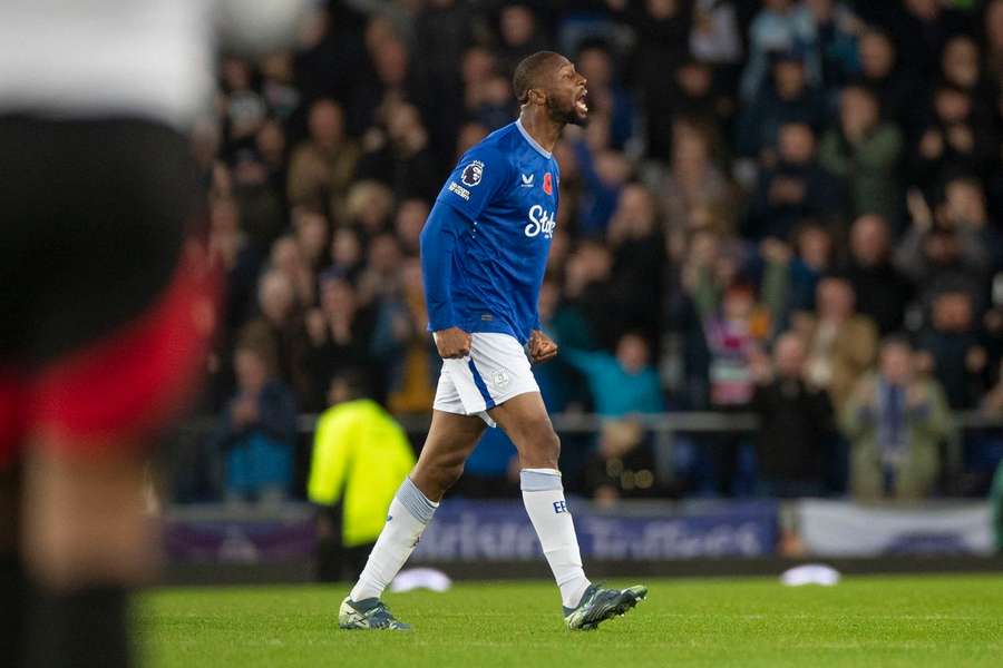 Beto estreou-se a marcar na Premier League