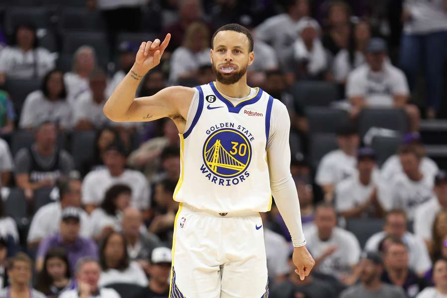 Golden State star Stephen Curry scored 50 points in the Warriors' series-clinching 120-100 victory over the Sacramento Kings in the NBA play-offs