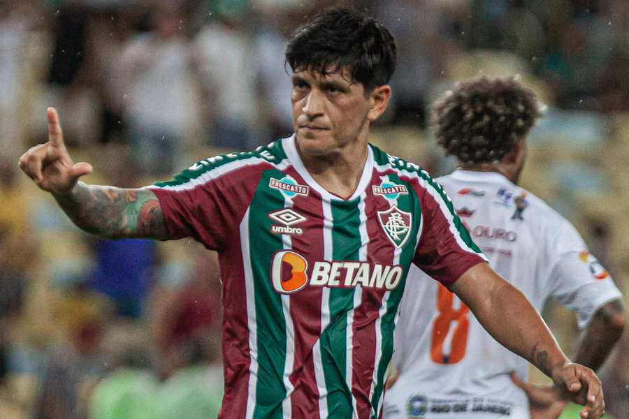 Cano fez os três gols da vitória tricolor no Maracanã