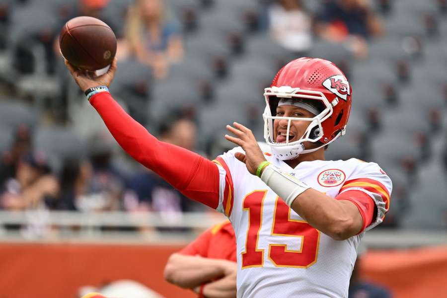 Chiefs' Patrick Mahomes throws touchdown pass