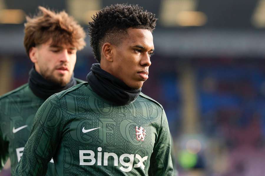 Estêvão ficou no banco em Burnley 0x2 Chelsea