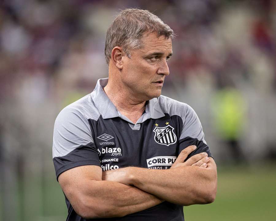 Aguirre fez sua estreia no comando do Santos