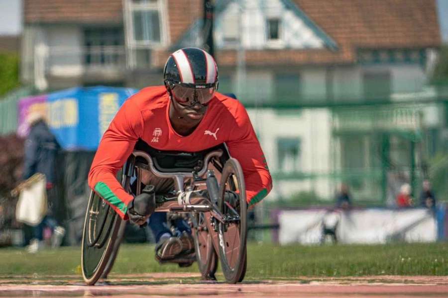 Mamudo Baldé consagrou-se este domingo o atleta em cadeira de rodas mais veloz da Europa Mamudo Baldé consagrou-se este domingo o atleta em cadeira de rodas mais veloz da Europa