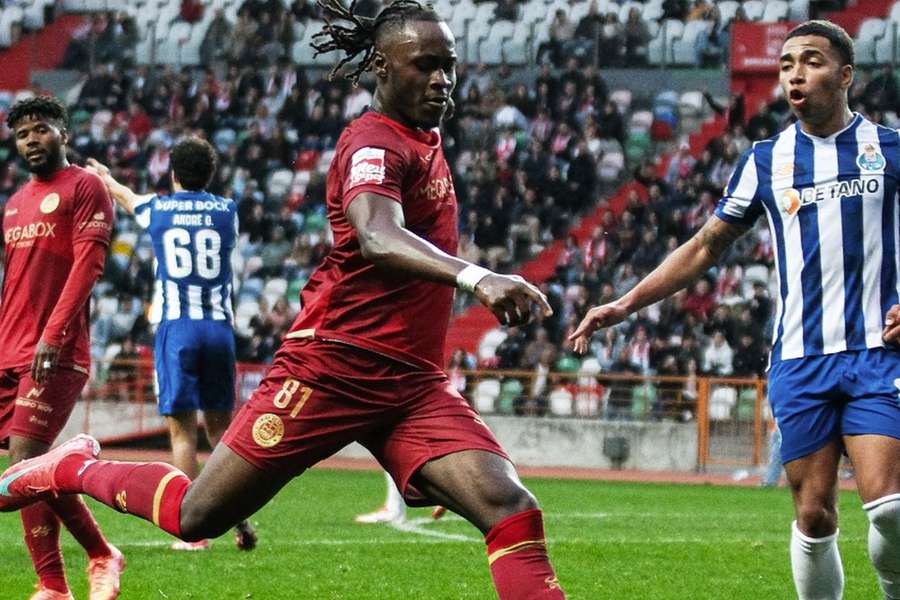 União de Leiria e FC Porto B empataram 0-0 no domingo União de Leiria e FC Porto B empataram 0-0 no domingo