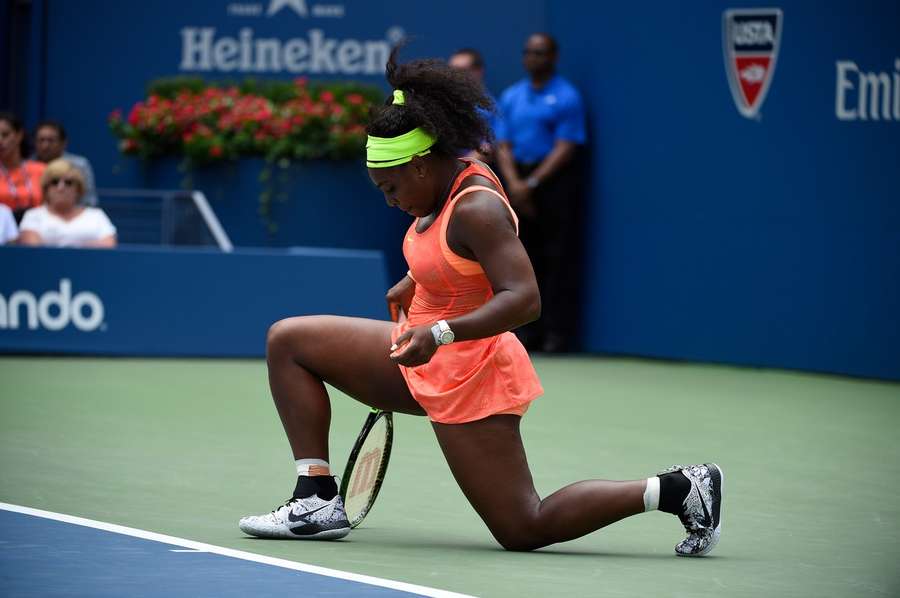 Serena Williams, un genou à terre