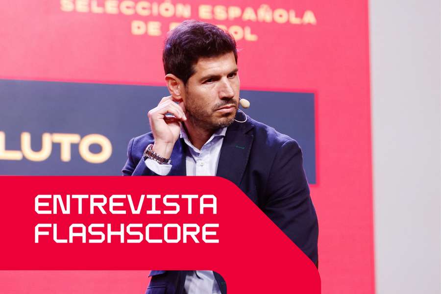 Albert Luque nos seus dias de diretor desportivo na RFEF Albert Luque nos seus dias de diretor desportivo na RFEF