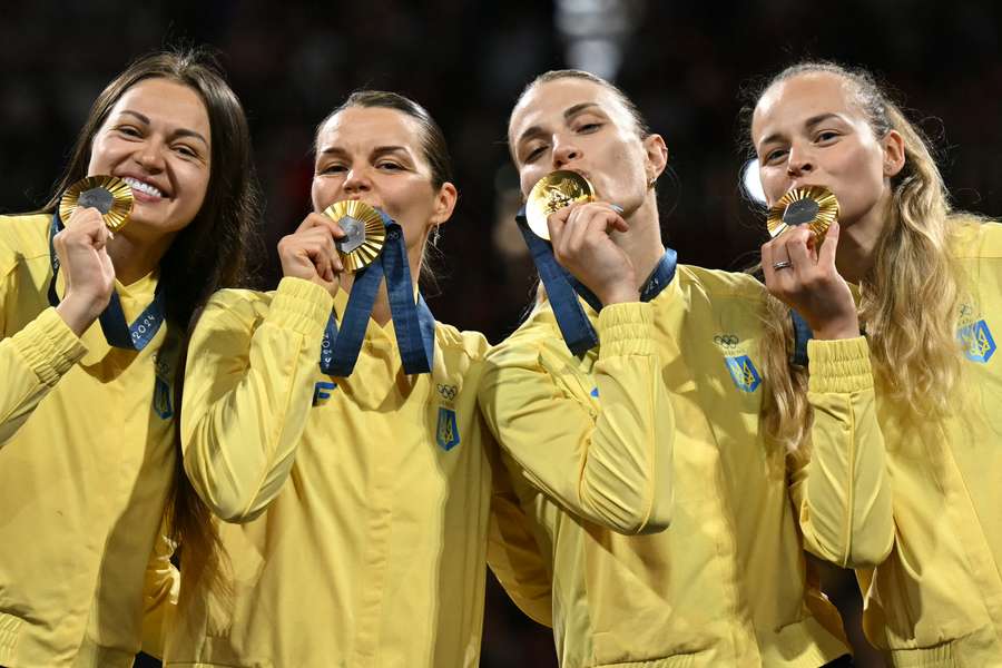 As ucranianas vencem a prova de sabre por equipas