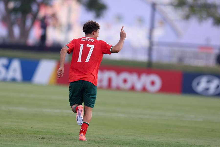 Aragão fez um dos golos de Portugal Aragão fez um dos golos de Portugal