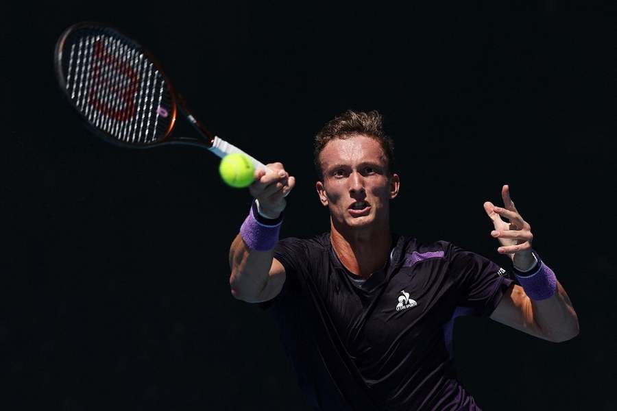 Jiří Lehečka zahájil obhajobu čtvrtfinále na Australian Open výhrou 3:0 na sety.