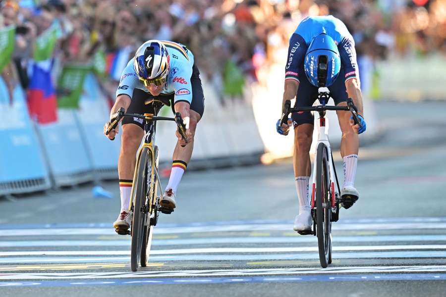Evenepoel vyhral preteky ME. Evenepoel vyhral preteky ME.