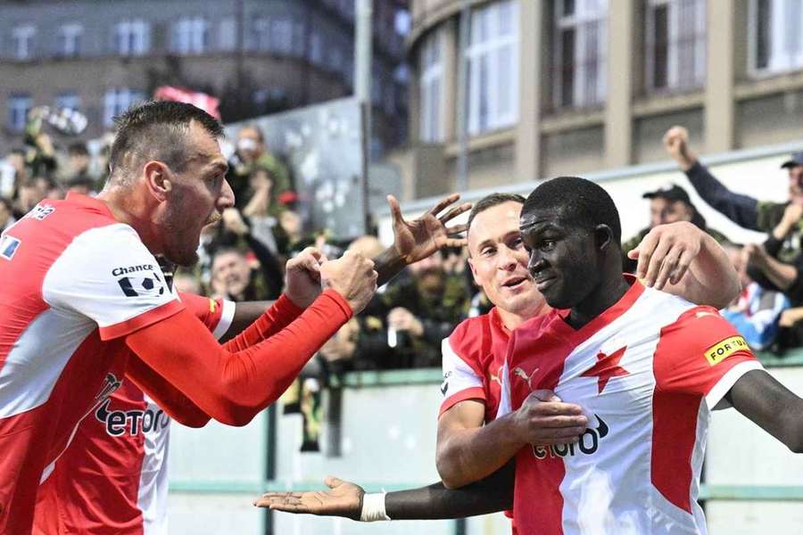 Udrží Slavia v létě Malicka Dioufa?