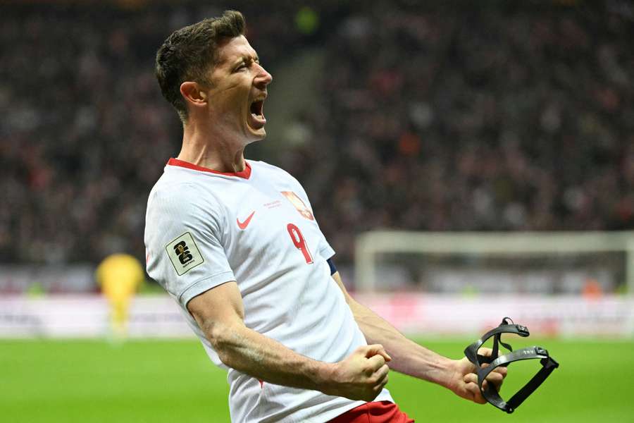 Lewandowski apareceu mais uma vez para salvar a Polônia