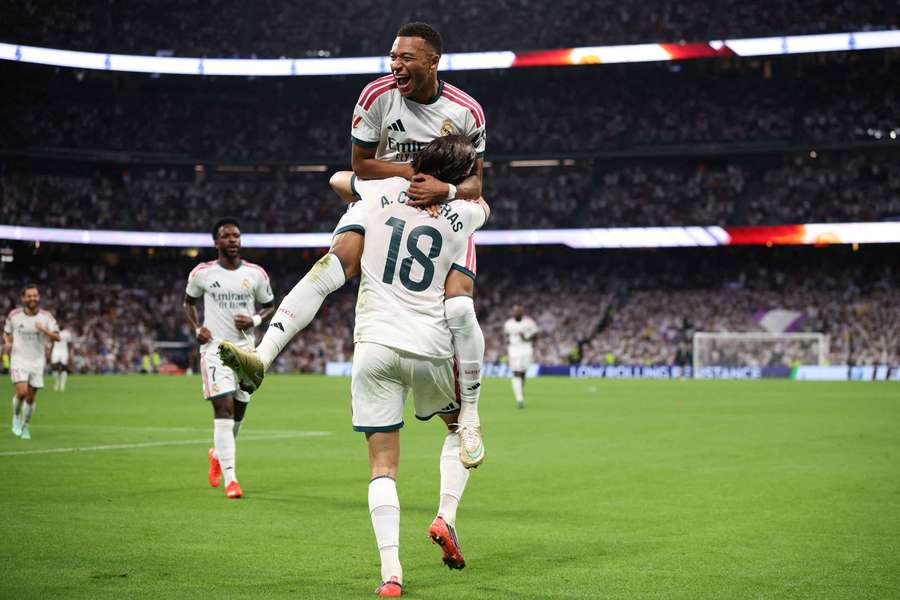 Mbappé celebra un gol 