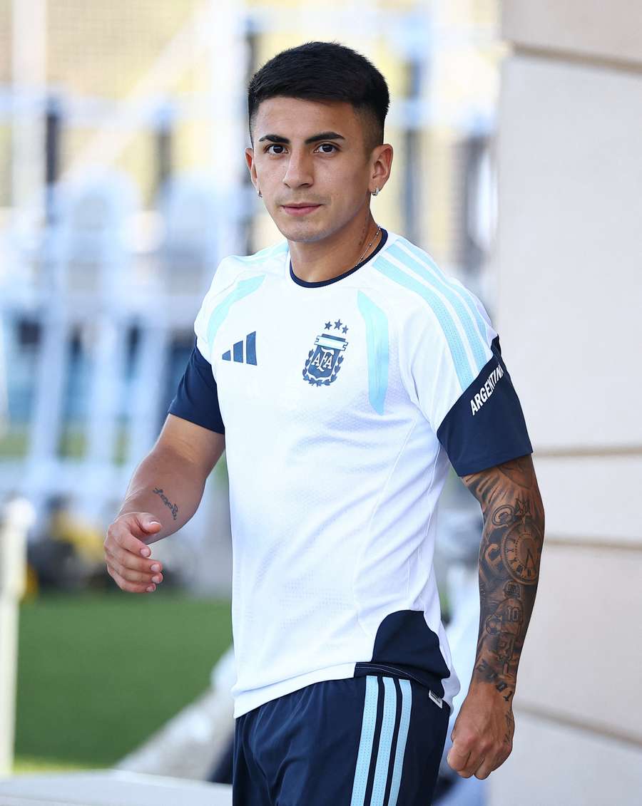 Thiago Almada esteve no Mundial com a Argentina Thiago Almada esteve no Mundial com a Argentina