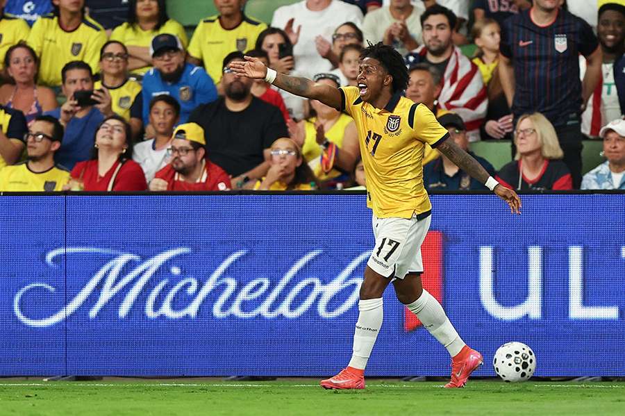 Angelo Preciado proti Mexiku střídal již po necelé půlhodině. Angelo Preciado proti Mexiku střídal již po necelé půlhodině.