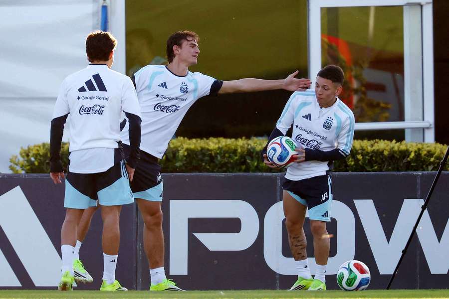 Prestianni à l'entraînement de l'équipe nationale argentine