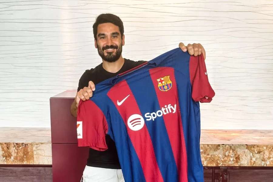 Ilkay Gündogan bude od novej sezóny obliekať dres Barcelony.