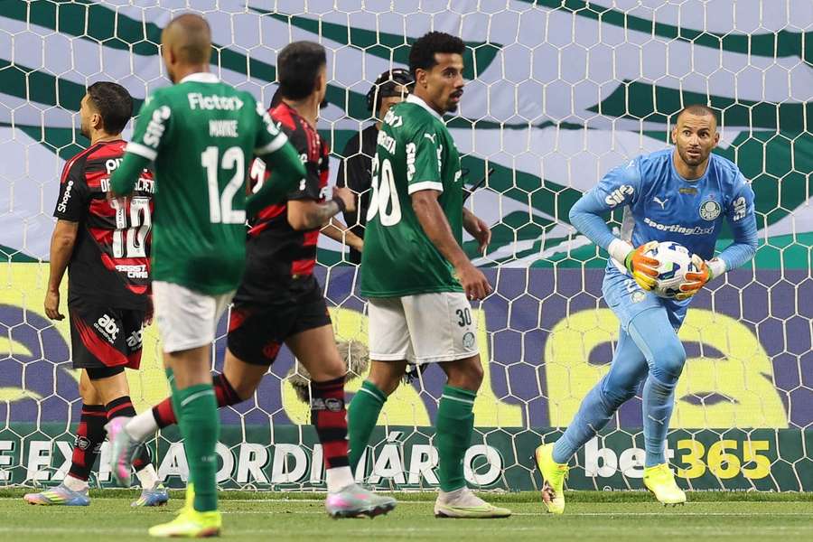 Weverton em Palmeiras 0x2 Flamengo