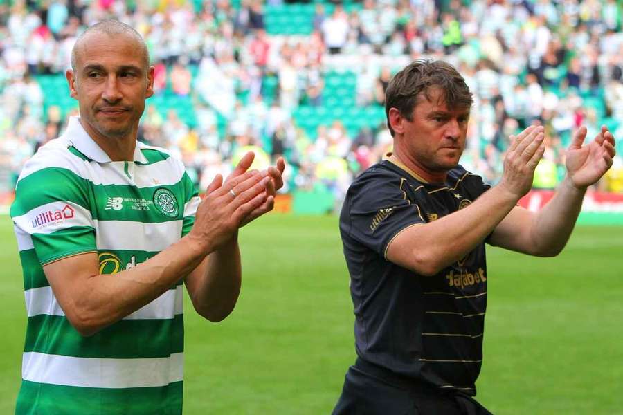 Larsson a Moravčík počas charitatívneho zápasu. Larsson a Moravčík počas charitatívneho zápasu.