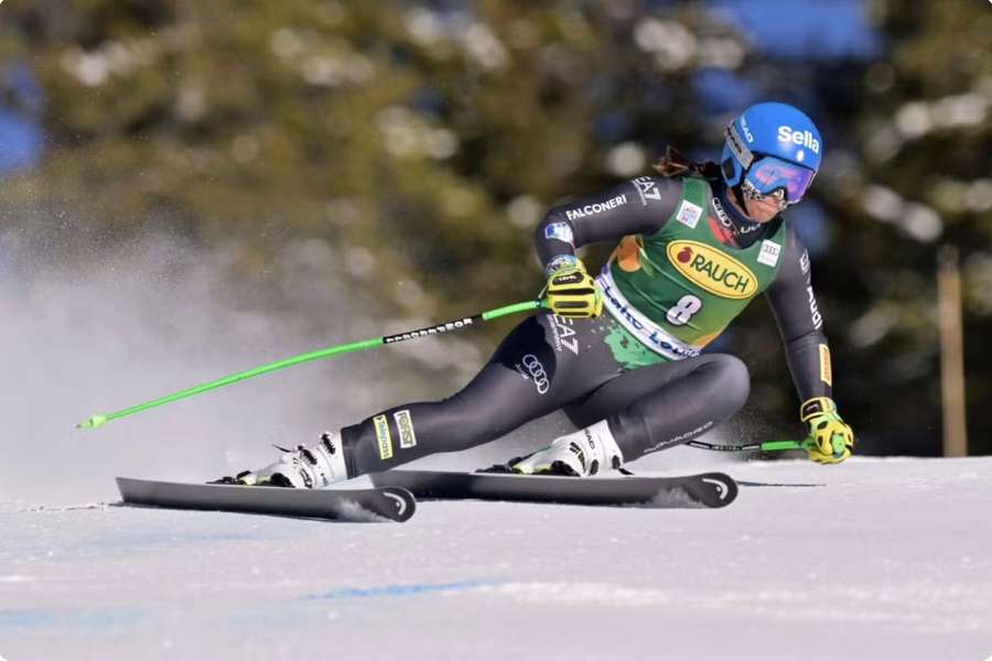 Elena Curtoni se impune în cursa de coborâre de la St Moritz