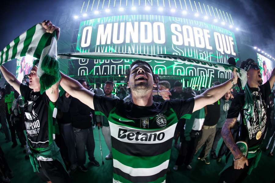 Daniel Braganca celebrates winning the title with Sporting