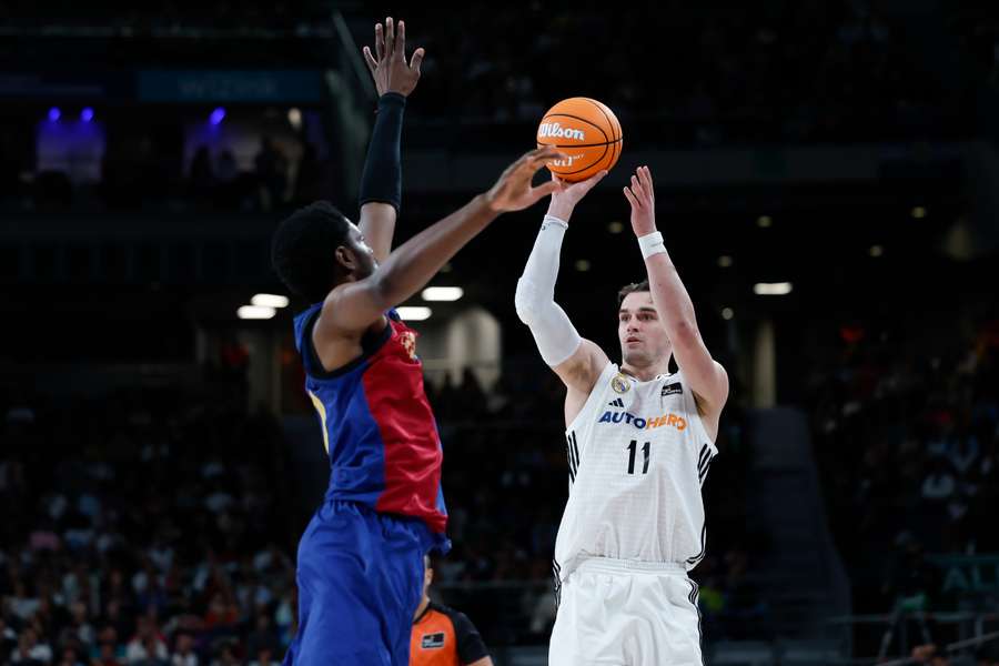 Hezonja, pronto para atirar do perímetro