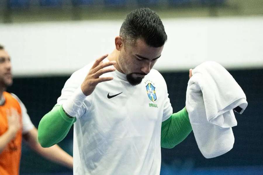 Matheus Assunção é internacional brasileiro e está em final de contrato com o Joinville Matheus Assunção é internacional brasileiro e está em final de contrato com o Joinville