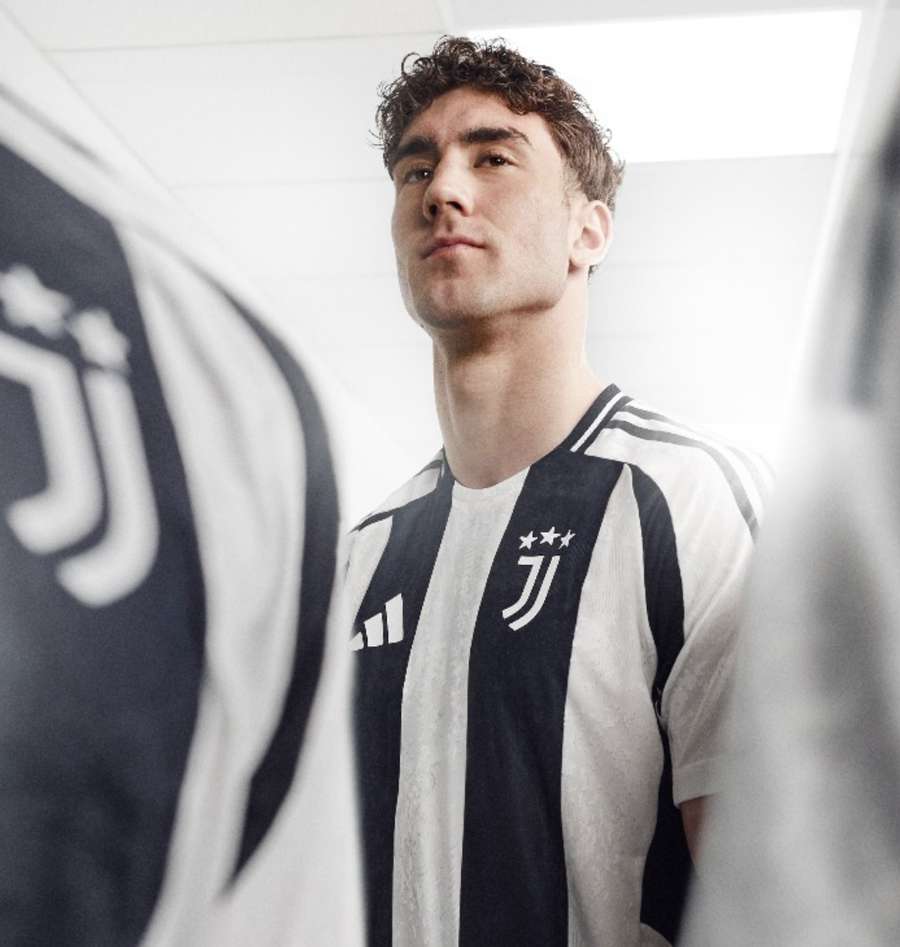 Juventus home kit