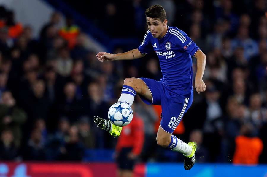 Former Chelsea midfielder Oscar forced into retirement after heart scare