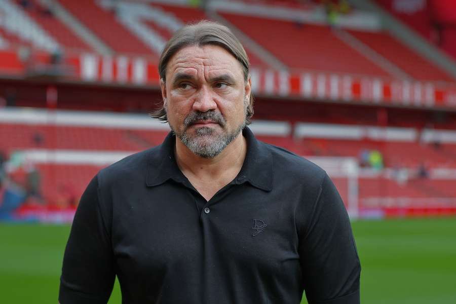 Parlour says it would be "madness" for Leeds to sack Farke after poor start Parlour says it would be "madness" for Leeds to sack Farke after poor start