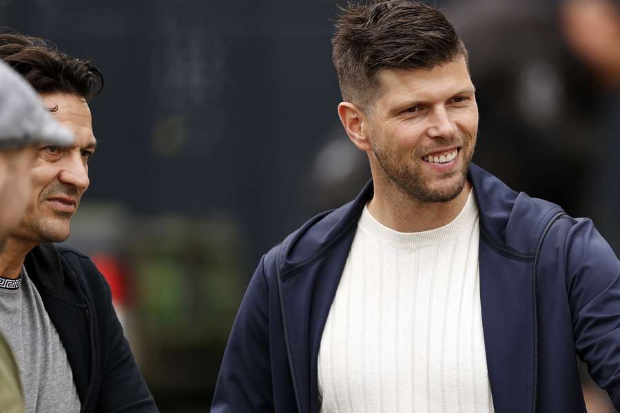 Klaas-Jan Huntelaar heeft zijn contract bij Ajax verlengd