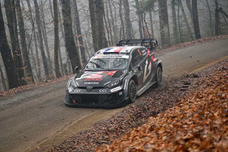 Ogier, líder a falta de un día de competición.