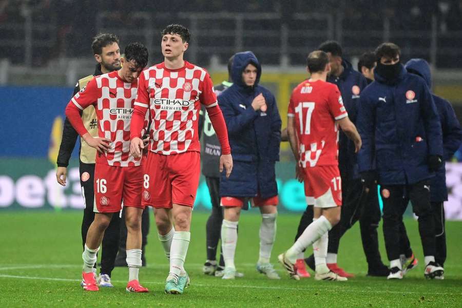 El equipo del Girona tras su partido en Milán