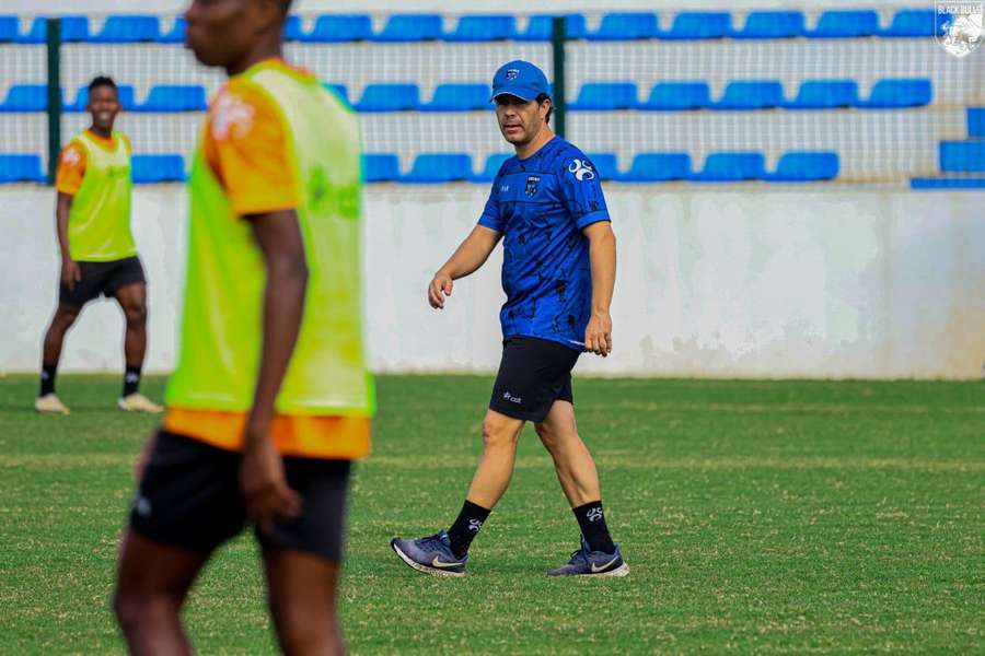 Turma de Hélder Duarte segura liderança