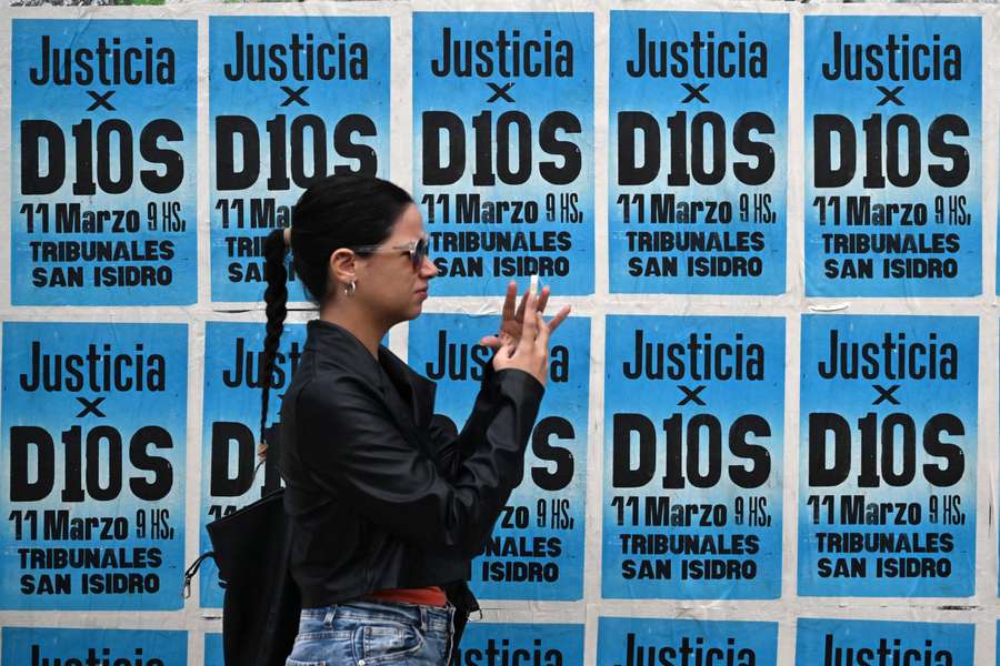 Cartazes cobram justiça pela morte do Maradona Cartazes cobram justiça pela morte do Maradona