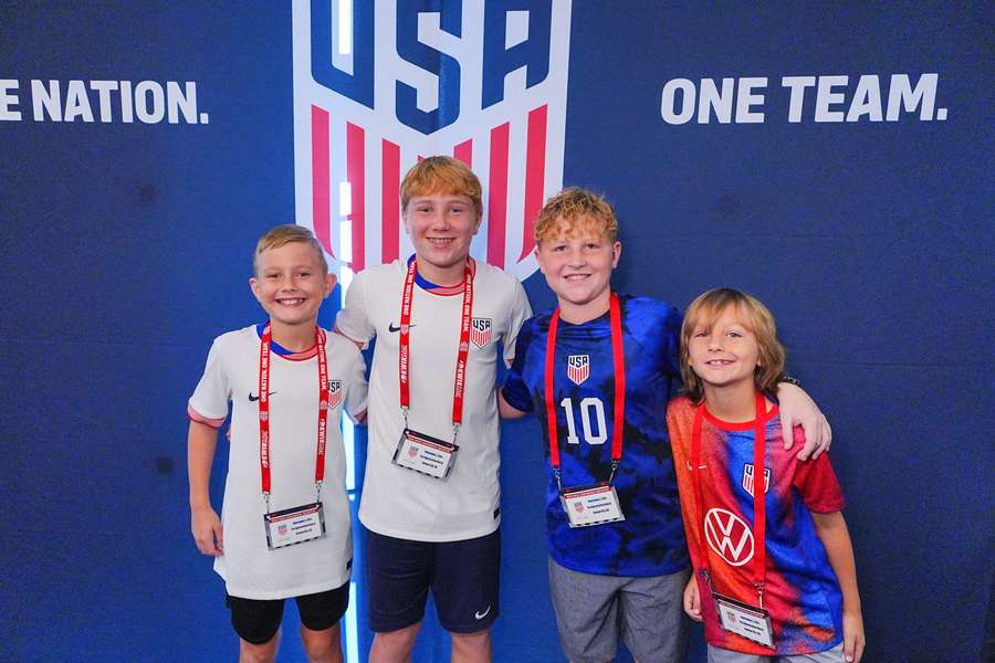 Crianças americanas têm se apaixonado pelo futebol, como constata João Paulo
