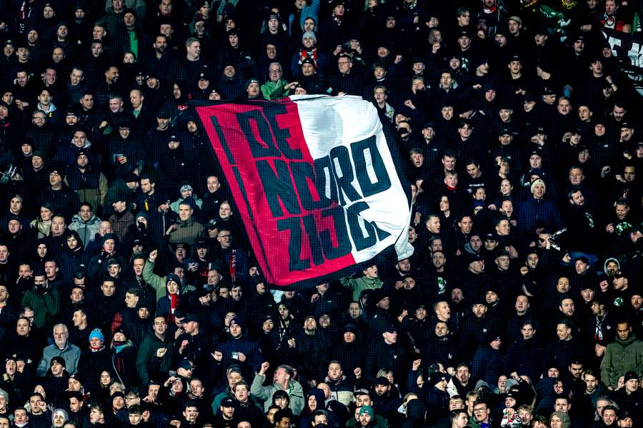 Une tribune de supporters de Feyenoord.