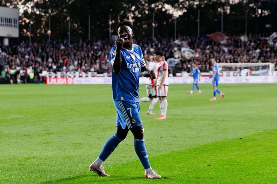 Vinícius Jr. podle slov Toniho Kroose svým chováním často škodí týmu. Vinícius Jr. podle slov Toniho Kroose svým chováním často škodí týmu.