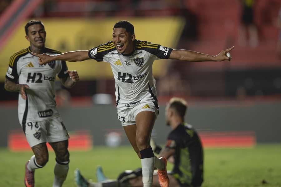 Rony fez dois gols na virada do Galo no Recife Rony fez dois gols na virada do Galo no Recife