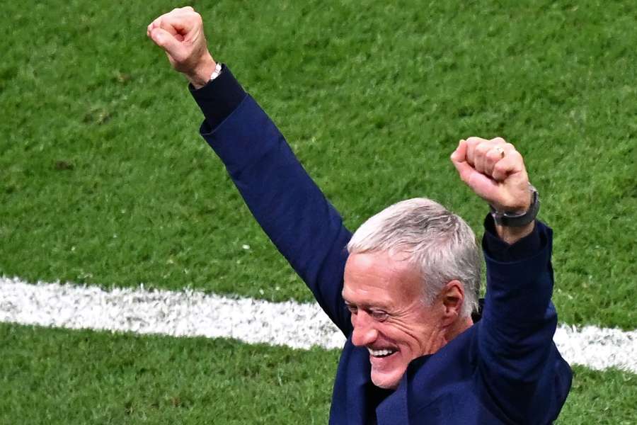 "Emoção e orgulho", diz Deschamps após levar França à 2ª final seguida