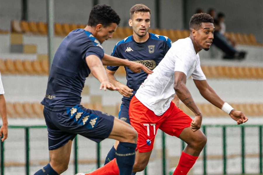 A equipa de Torres Vedras, que também cumpre estágio no Alto Minho, esteve por duas vezes em vantagem no ensaio