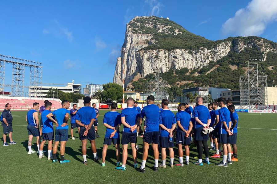 Tým St Josephs's porazil v odvetě severoirské Larne