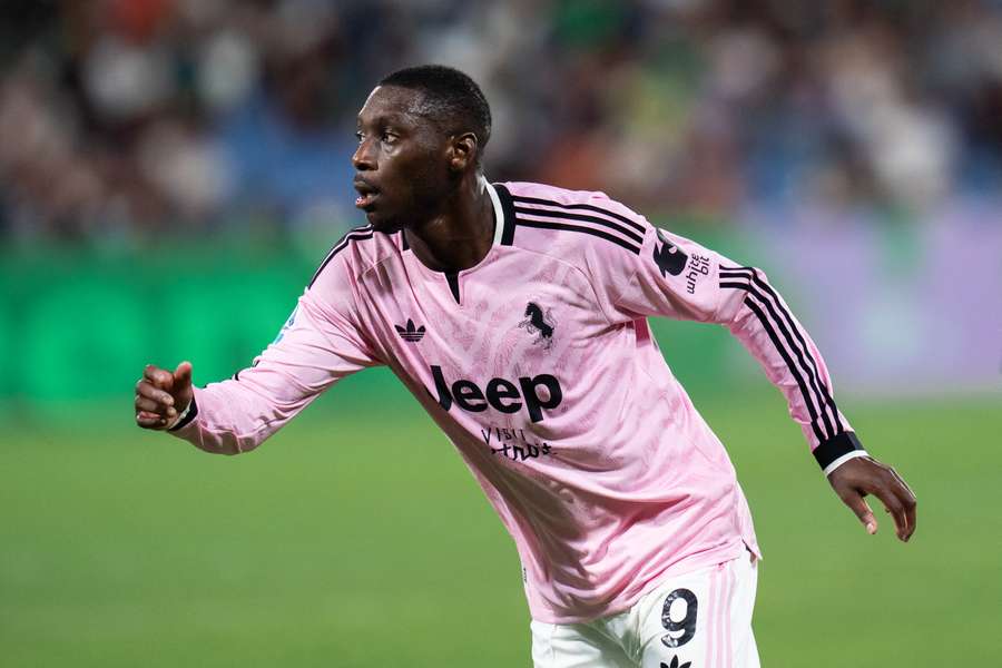 La Juve attende i gol di Kolo Muani per venire fuori da questo momento di difficoltà La Juve attende i gol di Kolo Muani per venire fuori da questo momento di difficoltà