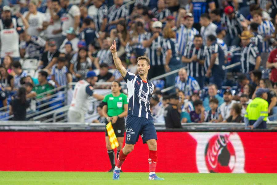 Sergio Canales celebra uno de sus goles ante el Atlas