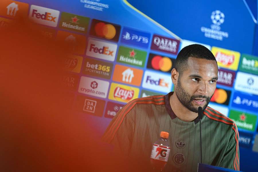 Jonathan Tah en conférence presse, cette après-midi.