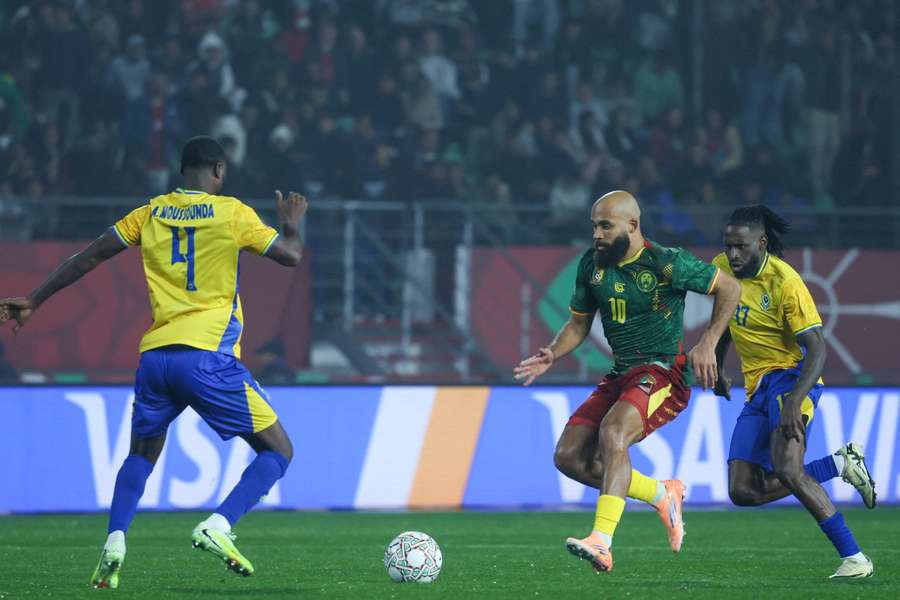 Coppa d'Africa, un'azione di Camerun-Gabon